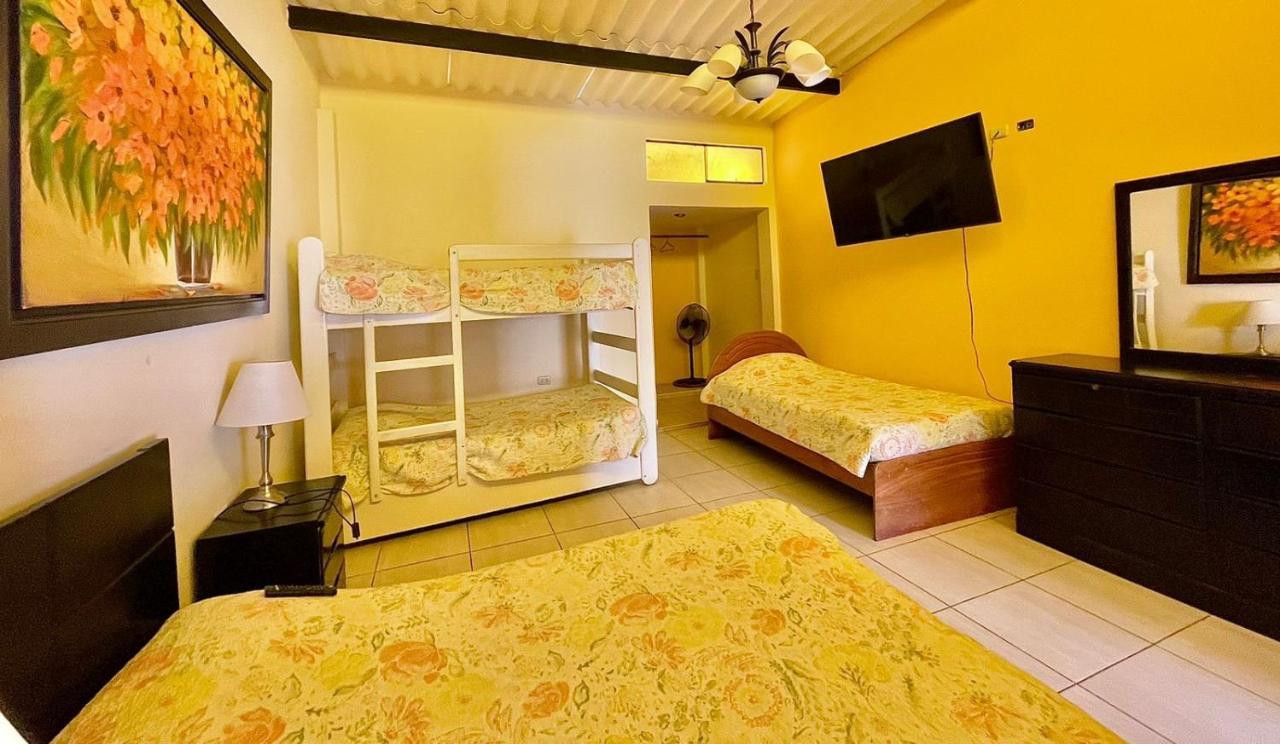 Hotel Huanchaco Gardens Esterno foto