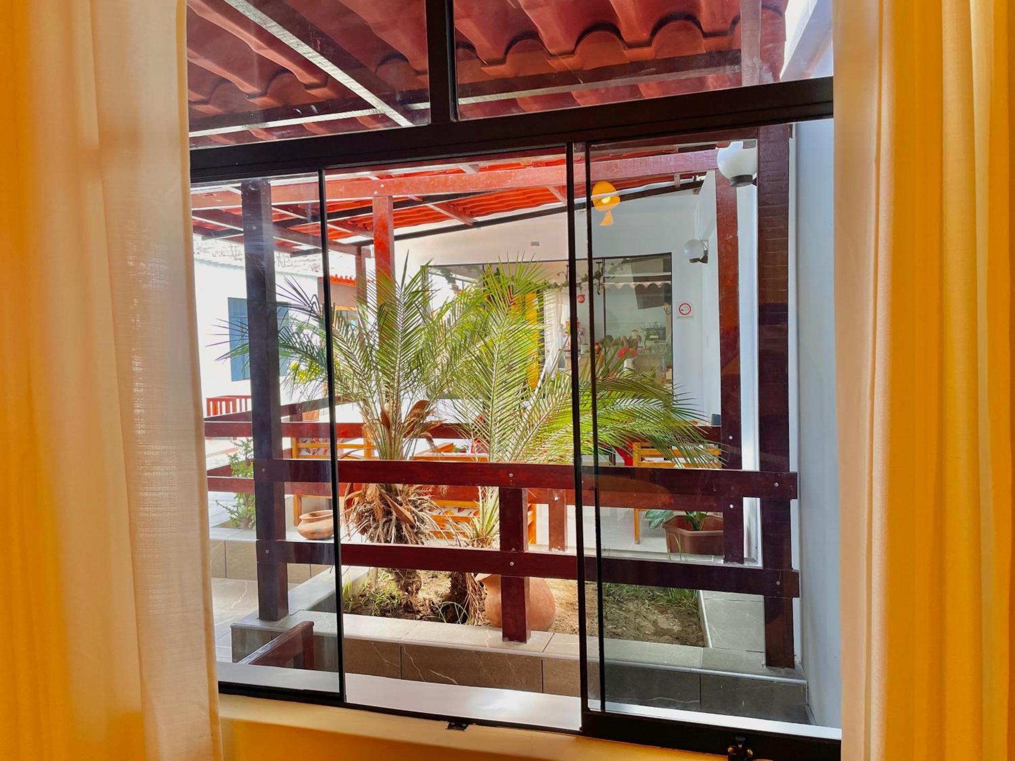 Hotel Huanchaco Gardens Esterno foto